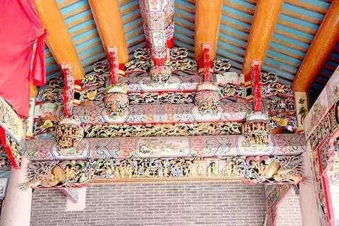 广东省非物质文化遗产彩画项目代表性传承人黄瑞林